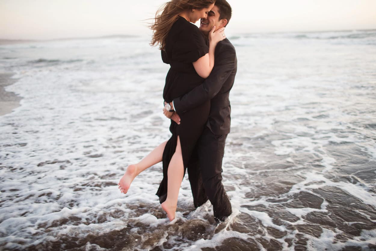 beach-engagement-couple